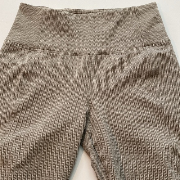 Athleta Delancey herringbone tight leggings, Chevron size small petite - Picture 2 of 13